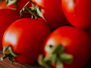 UOVO ROSSO 1 Pomodoro Uovo Rosso nano semi